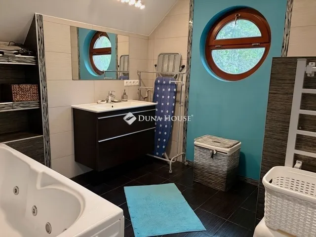 Eladó ház Budapest IV. kerület, Újpest 239 nm