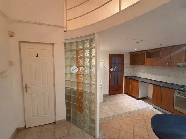 Eladó lakás Budapest VI. kerület, Nagykörúton kívüli terület 58 nm