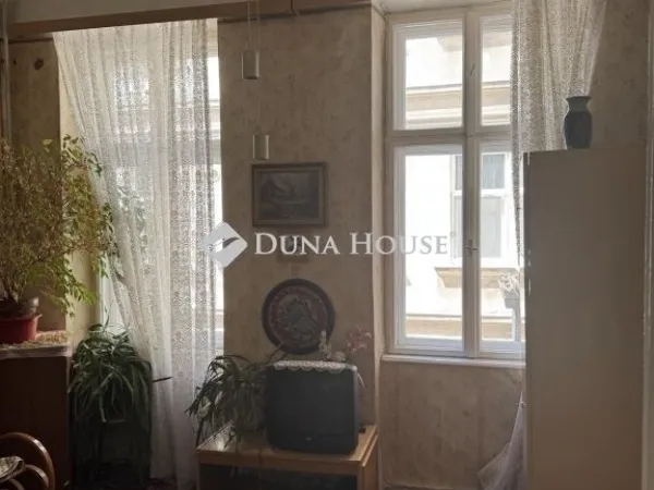 Eladó lakás Budapest VI. kerület 71 nm