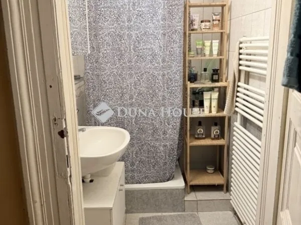 Eladó lakás Budapest VI. kerület 74 nm