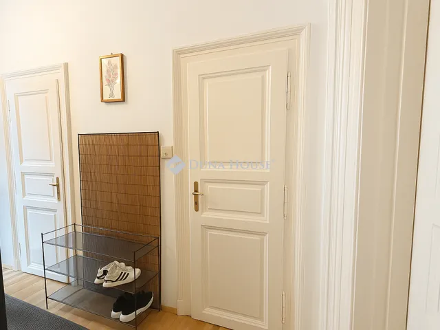 Eladó lakás Budapest VI. kerület 71 nm