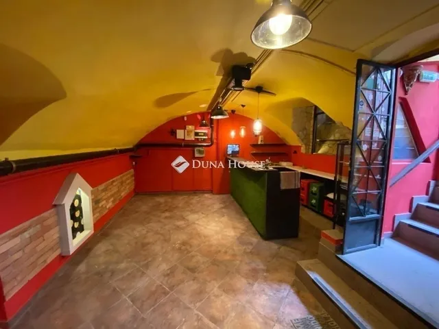 Eladó kereskedelmi és ipari ingatlan Budapest VI. kerület 60 nm