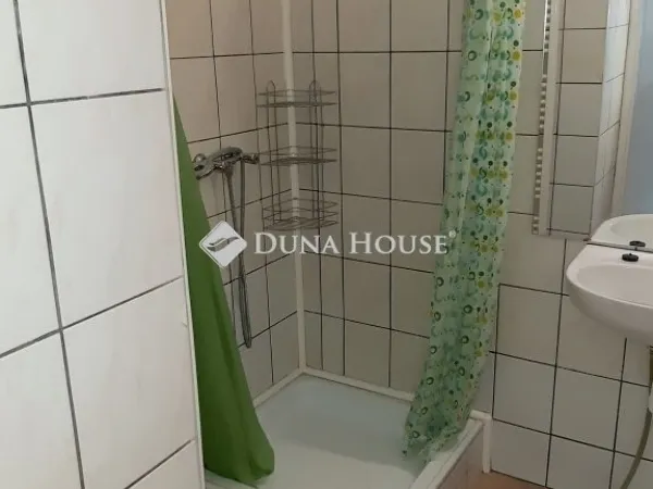 Eladó lakás Budapest VI. kerület 75 nm