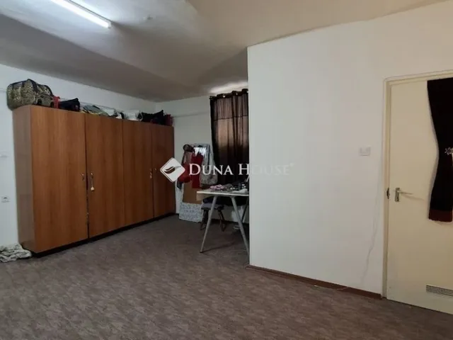 Eladó lakás Budapest VI. kerület 75 nm