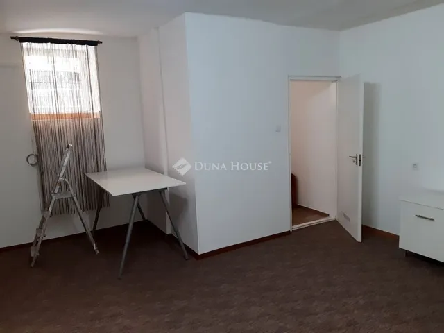 Eladó lakás Budapest VI. kerület 75 nm