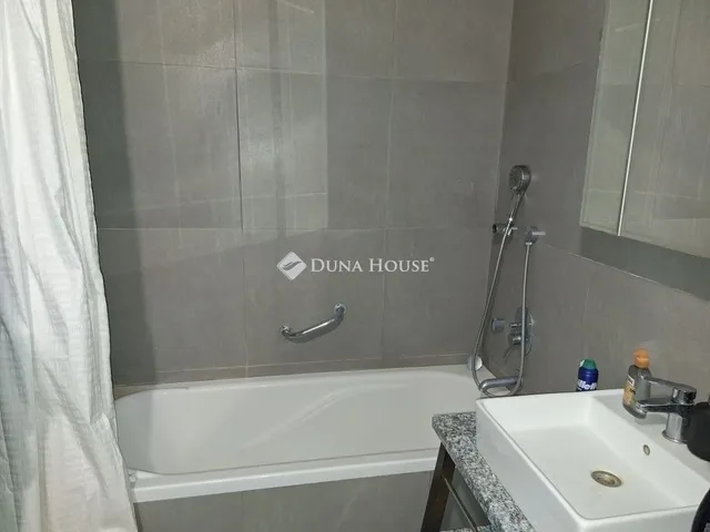 Eladó lakás Budapest VI. kerület 55 nm