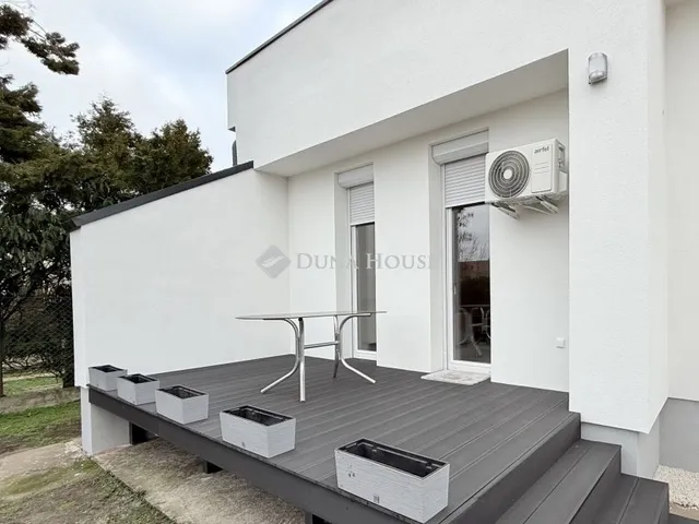 Eladó ház Budapest XVIII. kerület 239 nm