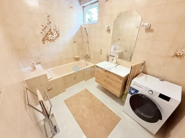 Eladó ház Budapest XVIII. kerület 239 nm