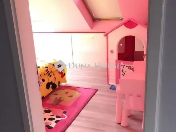 Eladó ház Budapest XVIII. kerület 256 nm