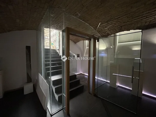 Eladó kereskedelmi és ipari ingatlan Budapest IX. kerület 125 nm