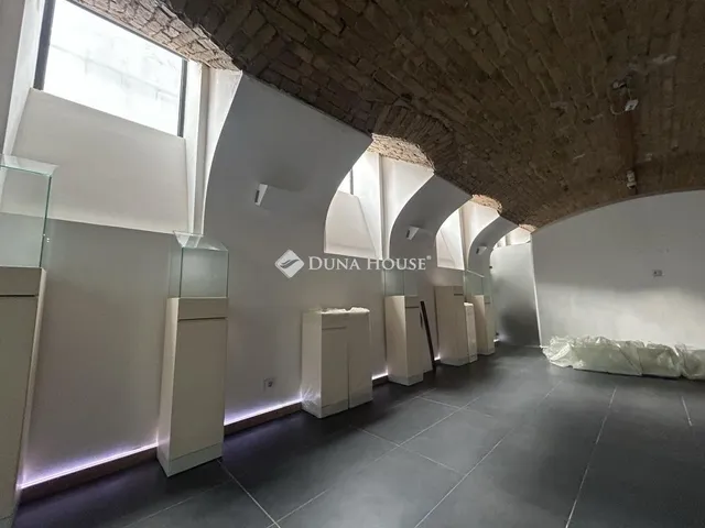 Eladó kereskedelmi és ipari ingatlan Budapest IX. kerület 125 nm