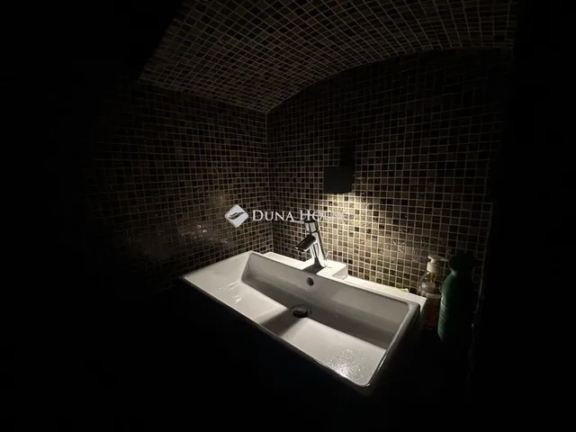 Eladó kereskedelmi és ipari ingatlan Budapest IX. kerület 125 nm