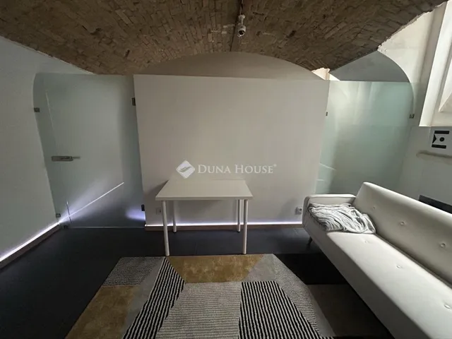 Eladó kereskedelmi és ipari ingatlan Budapest IX. kerület 125 nm