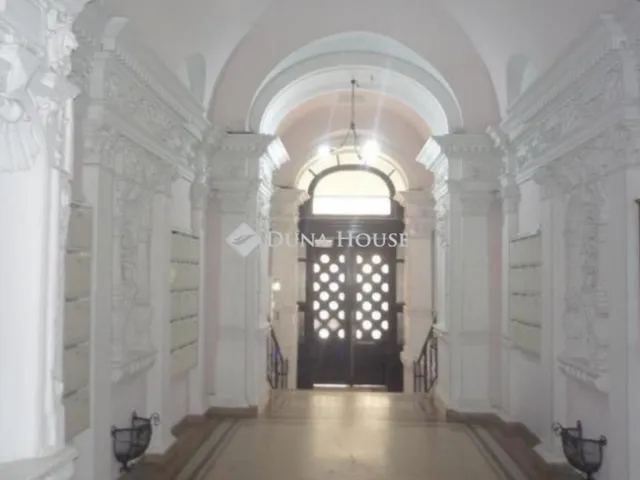 Eladó lakás Budapest V. kerület 76 nm