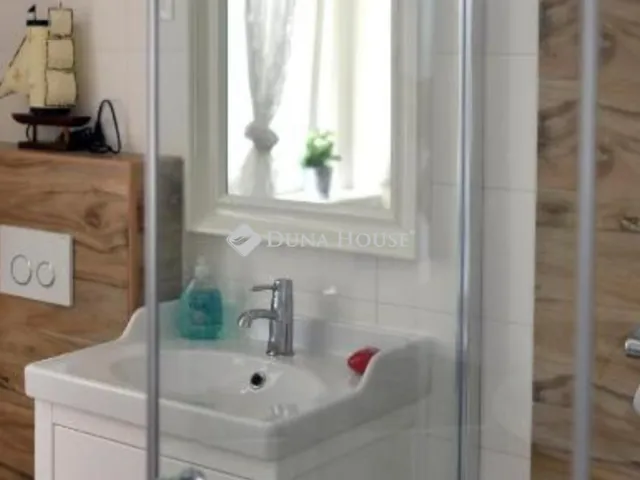 Eladó lakás Budapest V. kerület 76 nm