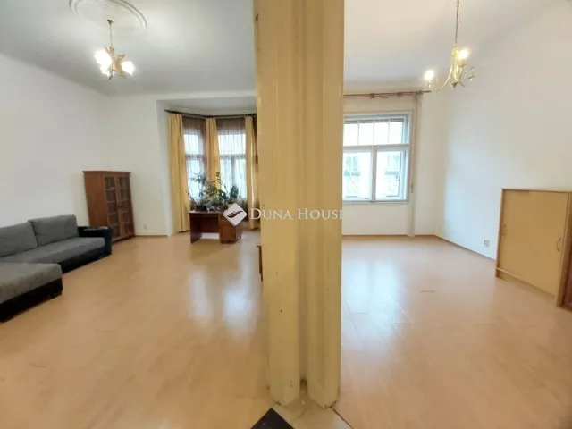 Eladó lakás Budapest VI. kerület 71 nm