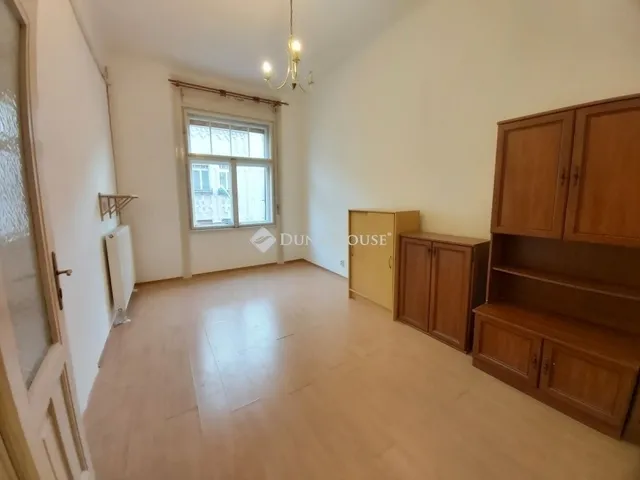 Eladó lakás Budapest VI. kerület 71 nm