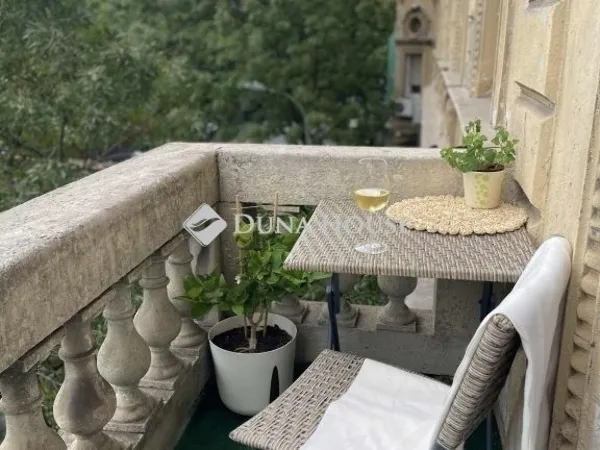 Eladó lakás Budapest VI. kerület, Nagykörúton kívüli terület 99 nm