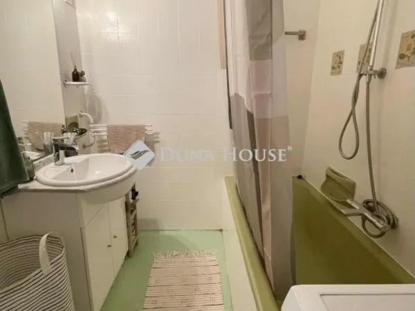 Eladó lakás Budapest VI. kerület, Nagykörúton kívüli terület 99 nm