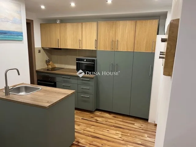 Eladó lakás Budapest VI. kerület, Nagykörúton kívüli terület 60 nm