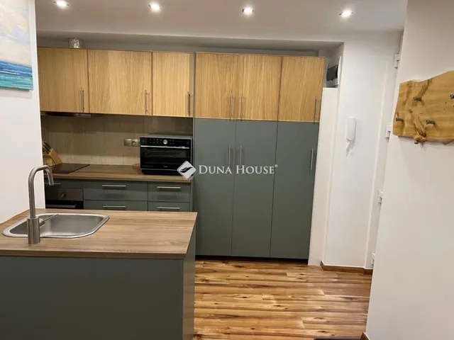 Eladó lakás Budapest VI. kerület, Nagykörúton kívüli terület 60 nm