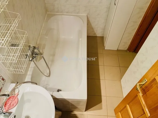 Eladó lakás Budapest VI. kerület, Nagykörúton kívüli terület 40 nm