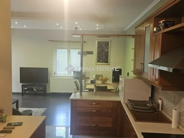 Eladó lakás Budapest III. kerület 92 nm