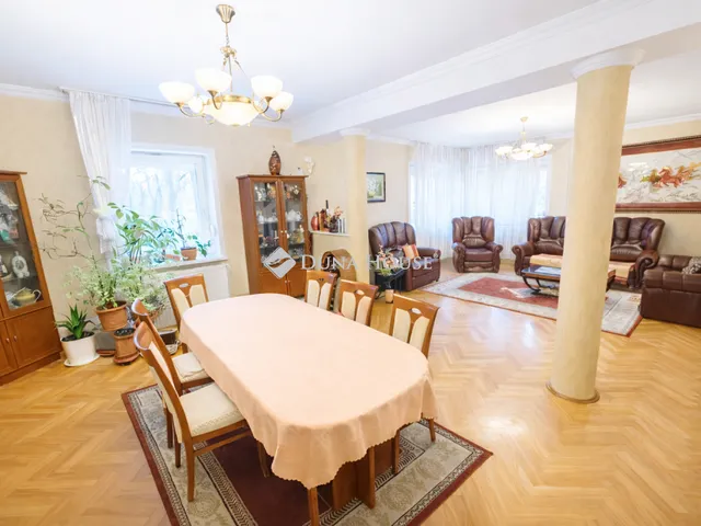 Eladó ház Budapest XVI. kerület 250 nm