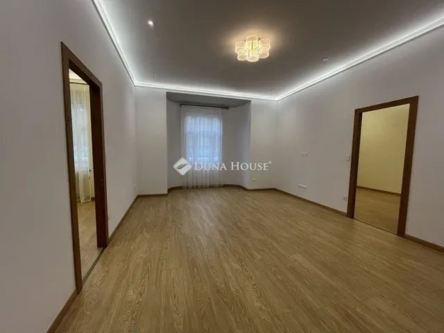 Eladó lakás Budapest II. kerület 120 nm