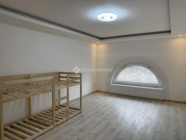 Eladó lakás Budapest VI. kerület 66 nm