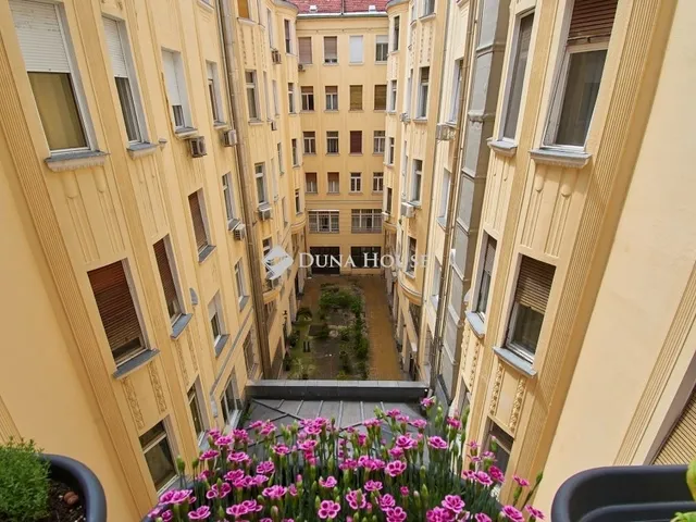 Eladó lakás Budapest V. kerület 100 nm