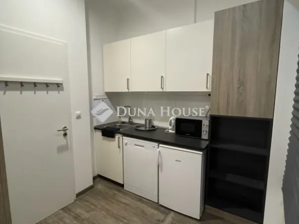 Eladó kereskedelmi és ipari ingatlan Budapest VIII. kerület 29 nm