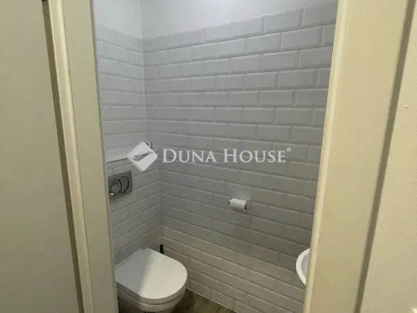 Eladó kereskedelmi és ipari ingatlan Budapest VIII. kerület 29 nm