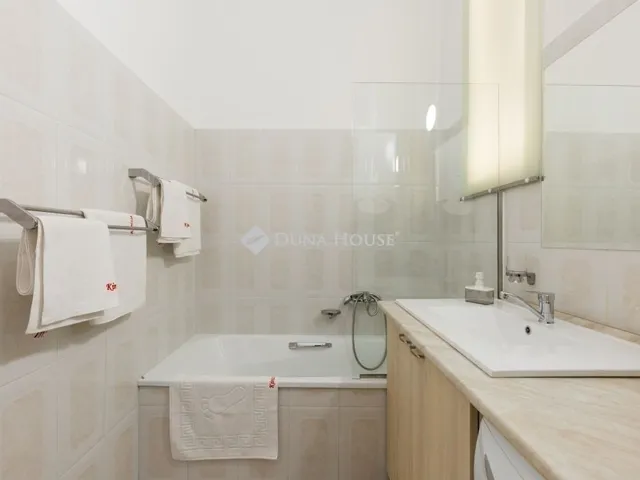 Eladó lakás Budapest IX. kerület 70 nm