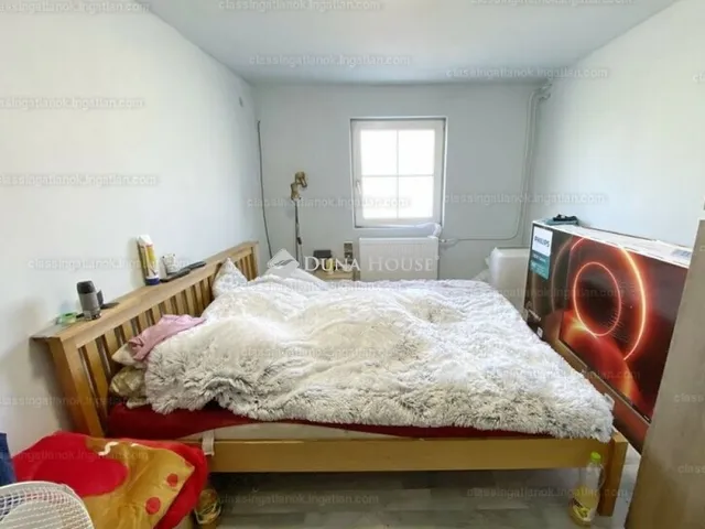 Eladó kereskedelmi és ipari ingatlan Szigetcsép 100 nm