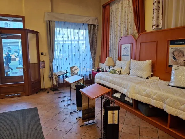 Kiadó kereskedelmi és ipari ingatlan Budapest VIII. kerület 170 nm