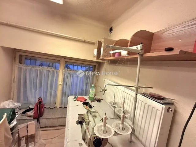 Kiadó kereskedelmi és ipari ingatlan Budapest VIII. kerület 170 nm