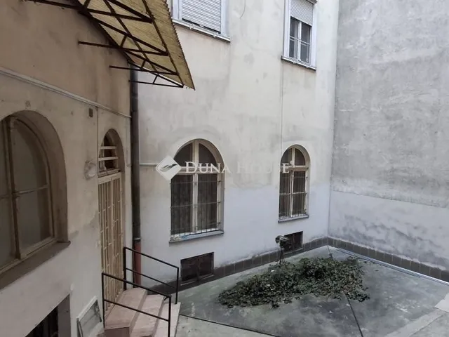 Kiadó kereskedelmi és ipari ingatlan Budapest VIII. kerület 170 nm