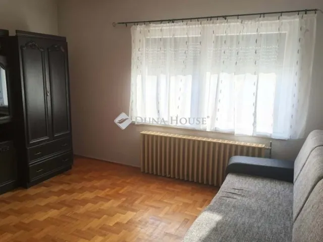 Eladó ház Ócsa 204 nm