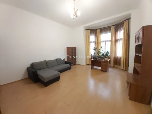 Eladó lakás Budapest VI. kerület 71 nm