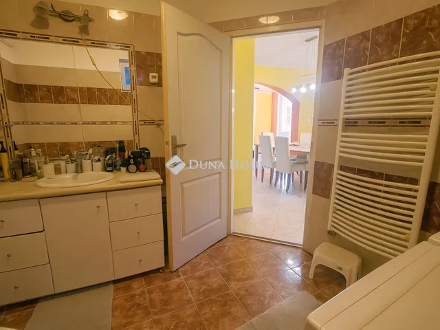 Eladó ház Üllő 122 nm