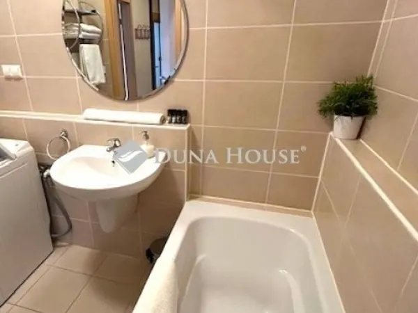 Eladó lakás Budapest VI. kerület 55 nm