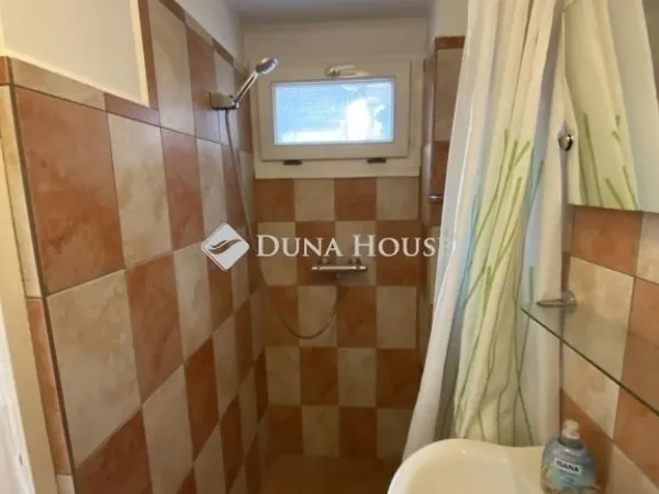 Eladó ház Budapest XVI. kerület 250 nm