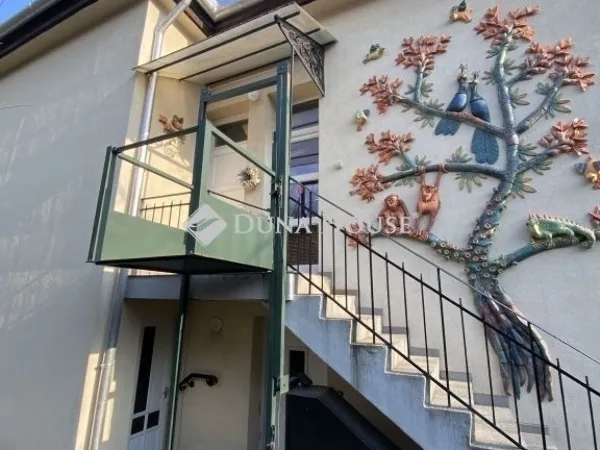 Eladó ház Budapest XVI. kerület 250 nm