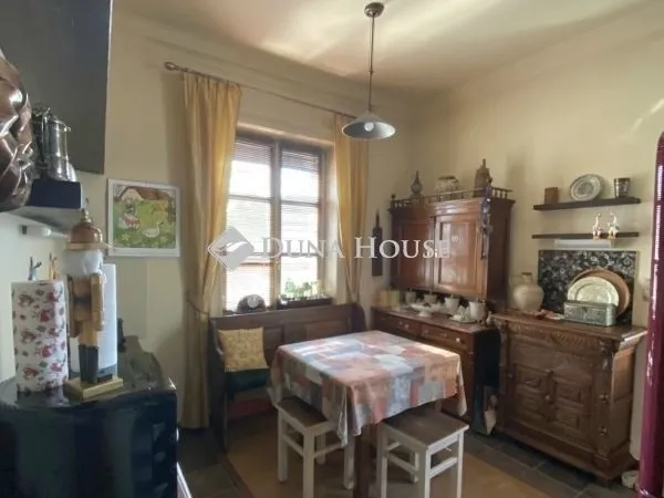 Eladó ház Budapest XVI. kerület 250 nm