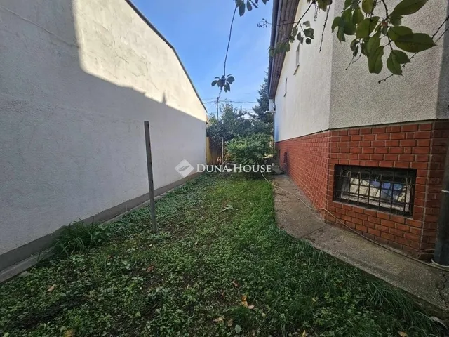 Eladó ház Budapest XVIII. kerület 263 nm