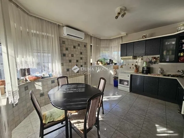 Eladó ház Budapest XVIII. kerület 263 nm