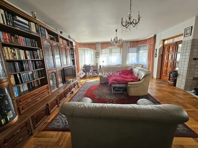 Eladó ház Budapest XVIII. kerület 263 nm