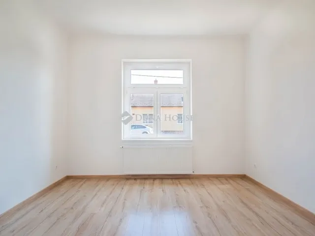 Eladó ház Budapest XVIII. kerület 70 nm