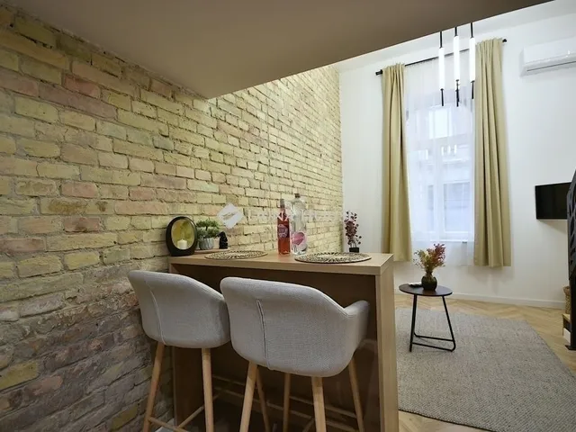 Eladó lakás Budapest VI. kerület 30 nm